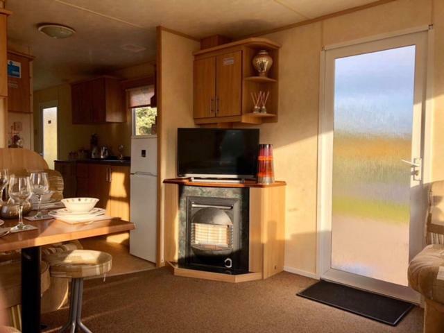 Caravan 50. Nairn Lochloy Holiday Park 外观 照片